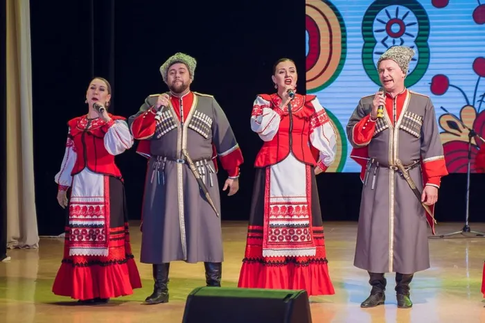 photo_5213118058938358124_y