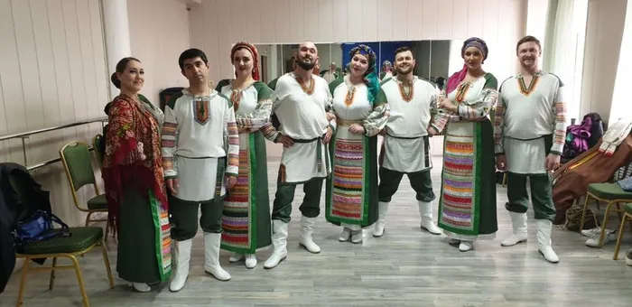 photo_5213118058938358123_y