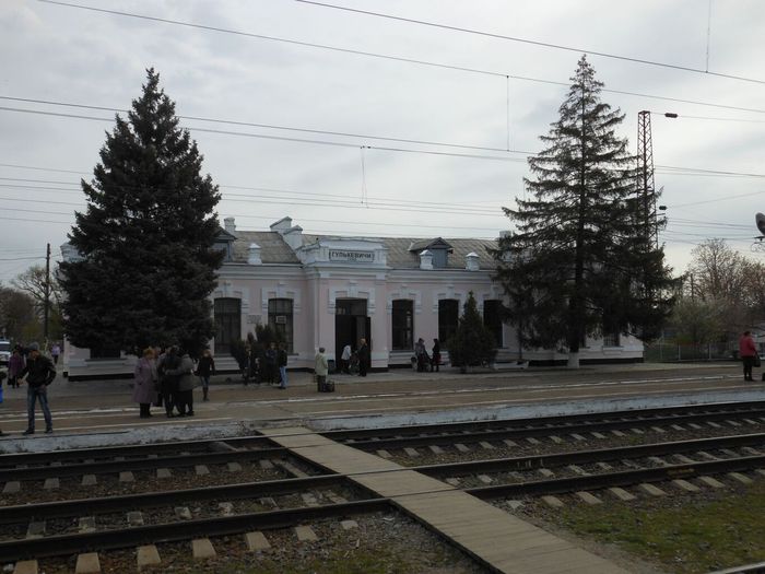 1600px-Гулькевичи_(станция),_Краснодарский_край,_3.jpg